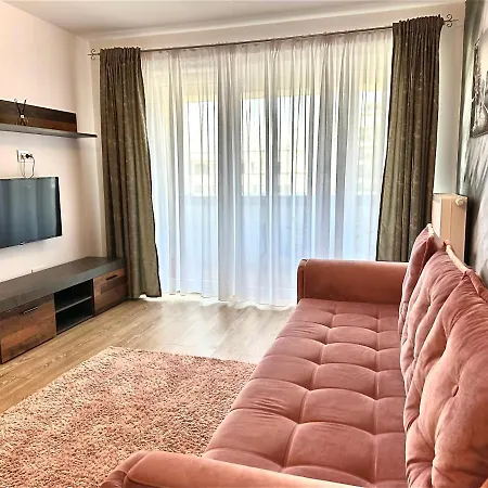 4friendscoresibrasov Pink Apartment