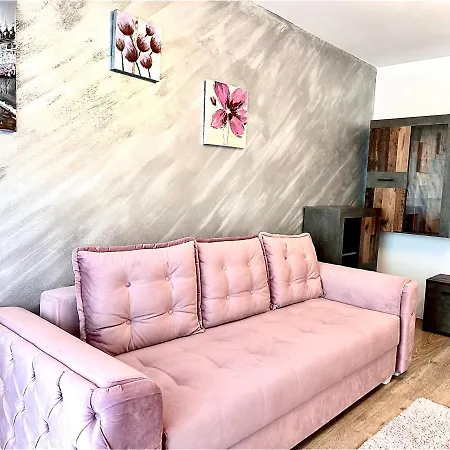 4friendscoresibrasov Pink Apartment Brasov